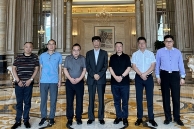 農(nóng)業(yè)農(nóng)村部鄉(xiāng)村振興專家咨詢委員會副主任賀勇一行蒞臨天朝上品全球總部、葡萄酒莊考察交流